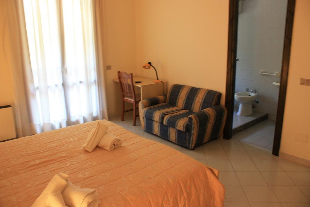 Hotel La Pineta アルボレーア 部屋 写真