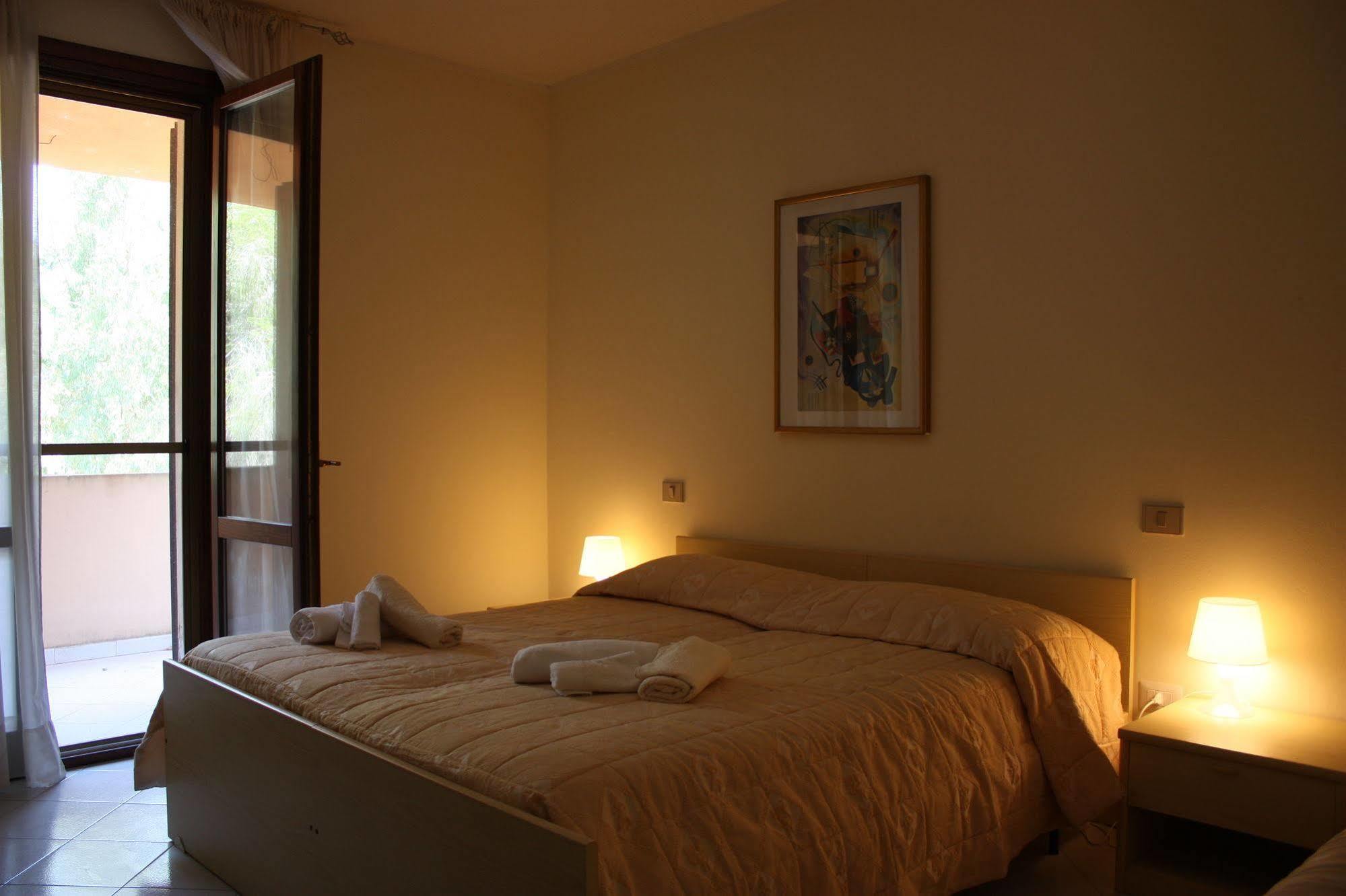 Hotel La Pineta アルボレーア エクステリア 写真